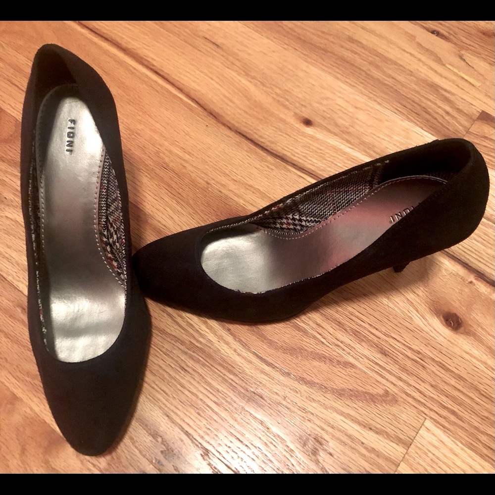 Fioni Suede Black Heels